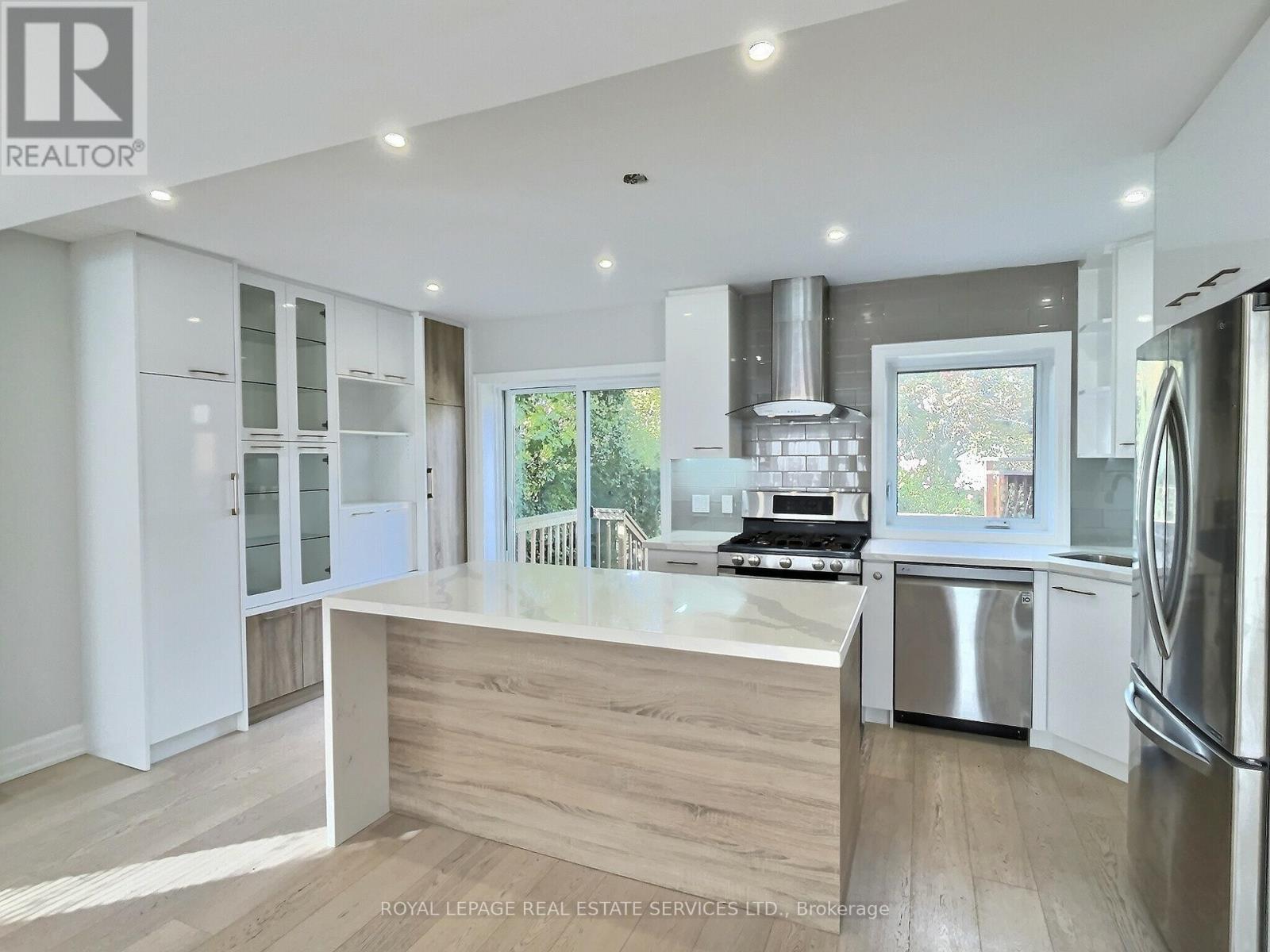 21 Christina Crescent, Toronto, Ontario  M1R 4H7 - Photo 9 - E12482711
