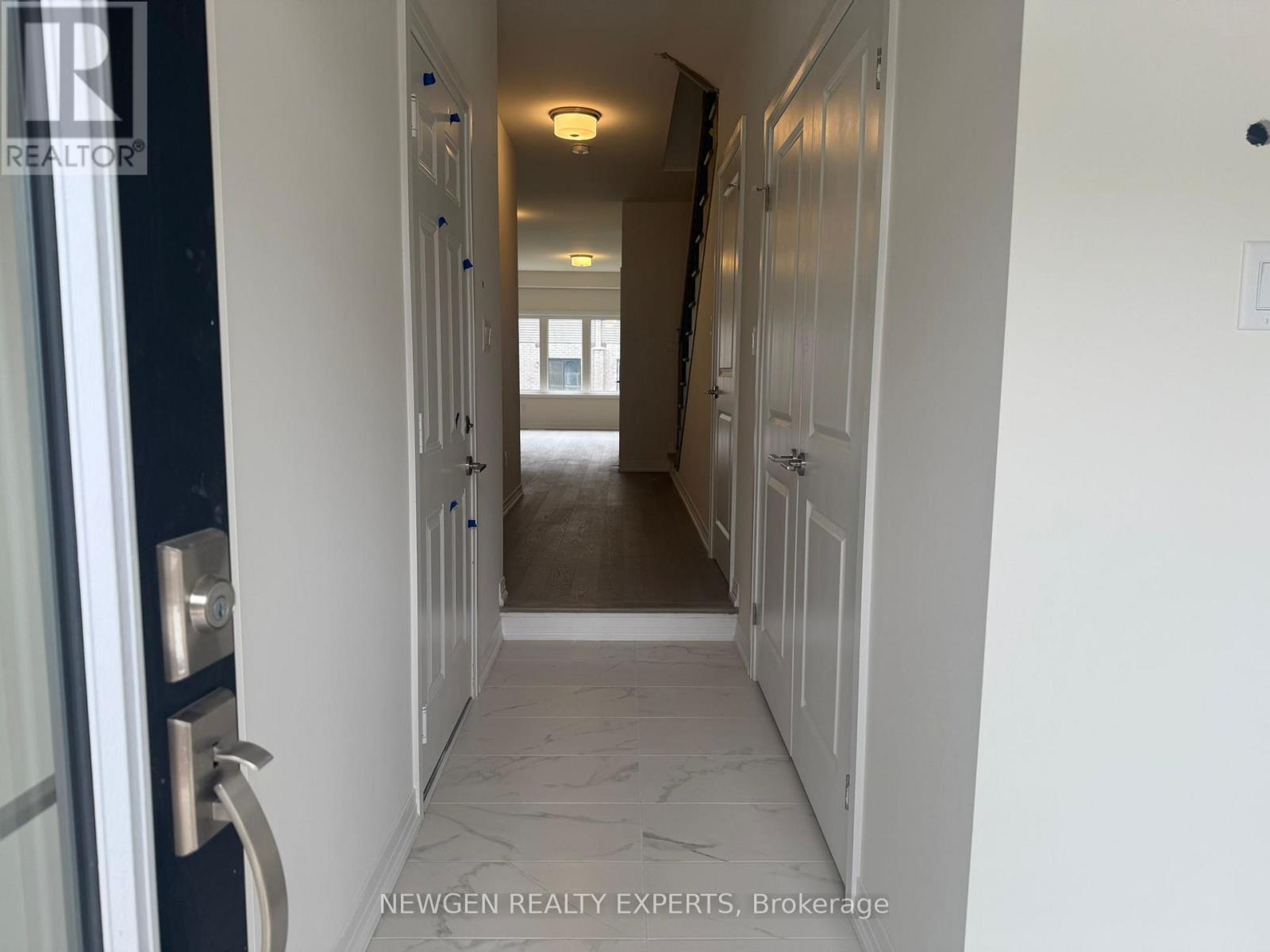 8 Mckernan Avenue, Brantford, Ontario  N3V 0C1 - Photo 2 - X12482129