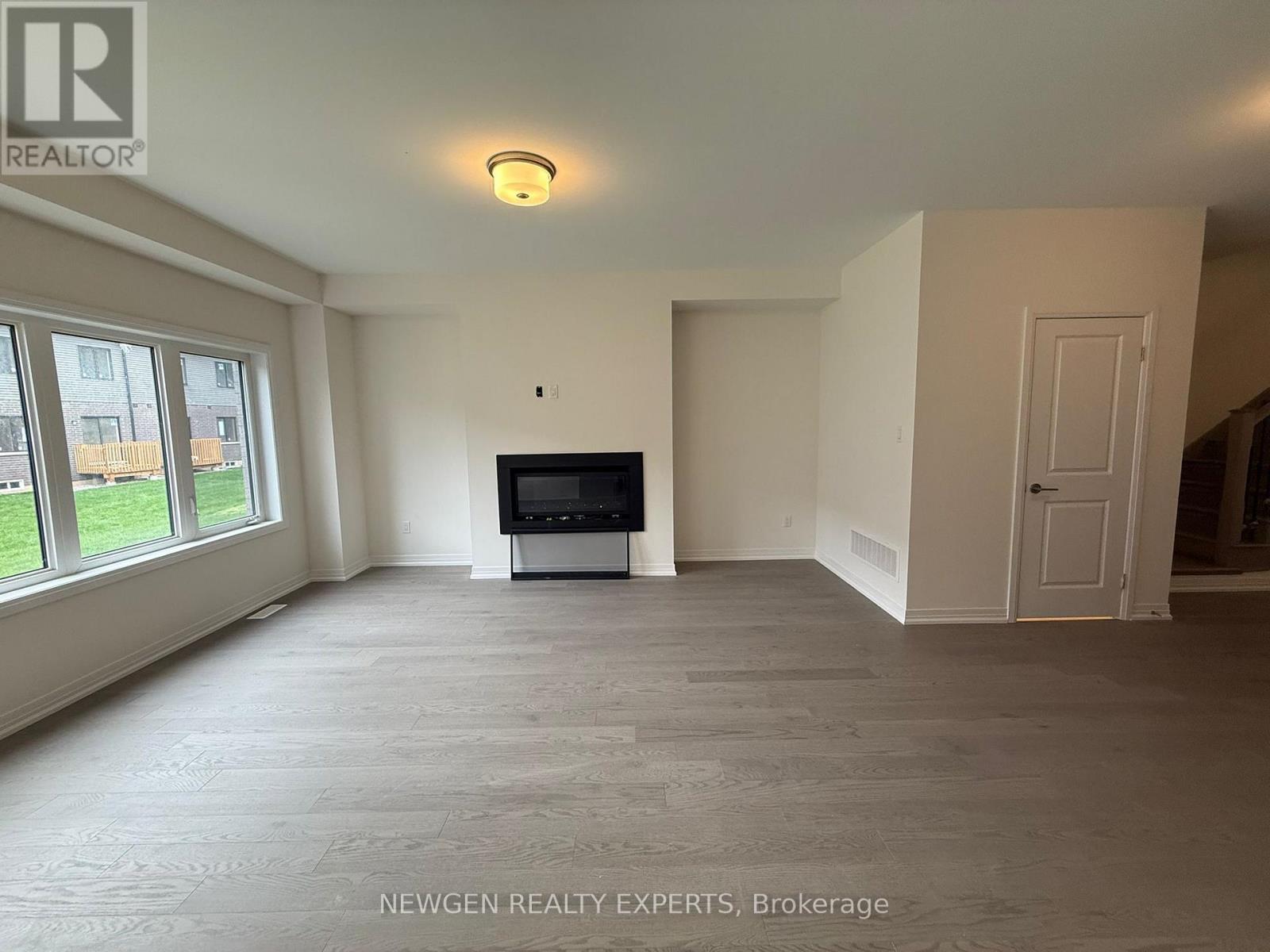 8 Mckernan Avenue, Brantford, Ontario  N3V 0C1 - Photo 8 - X12482129