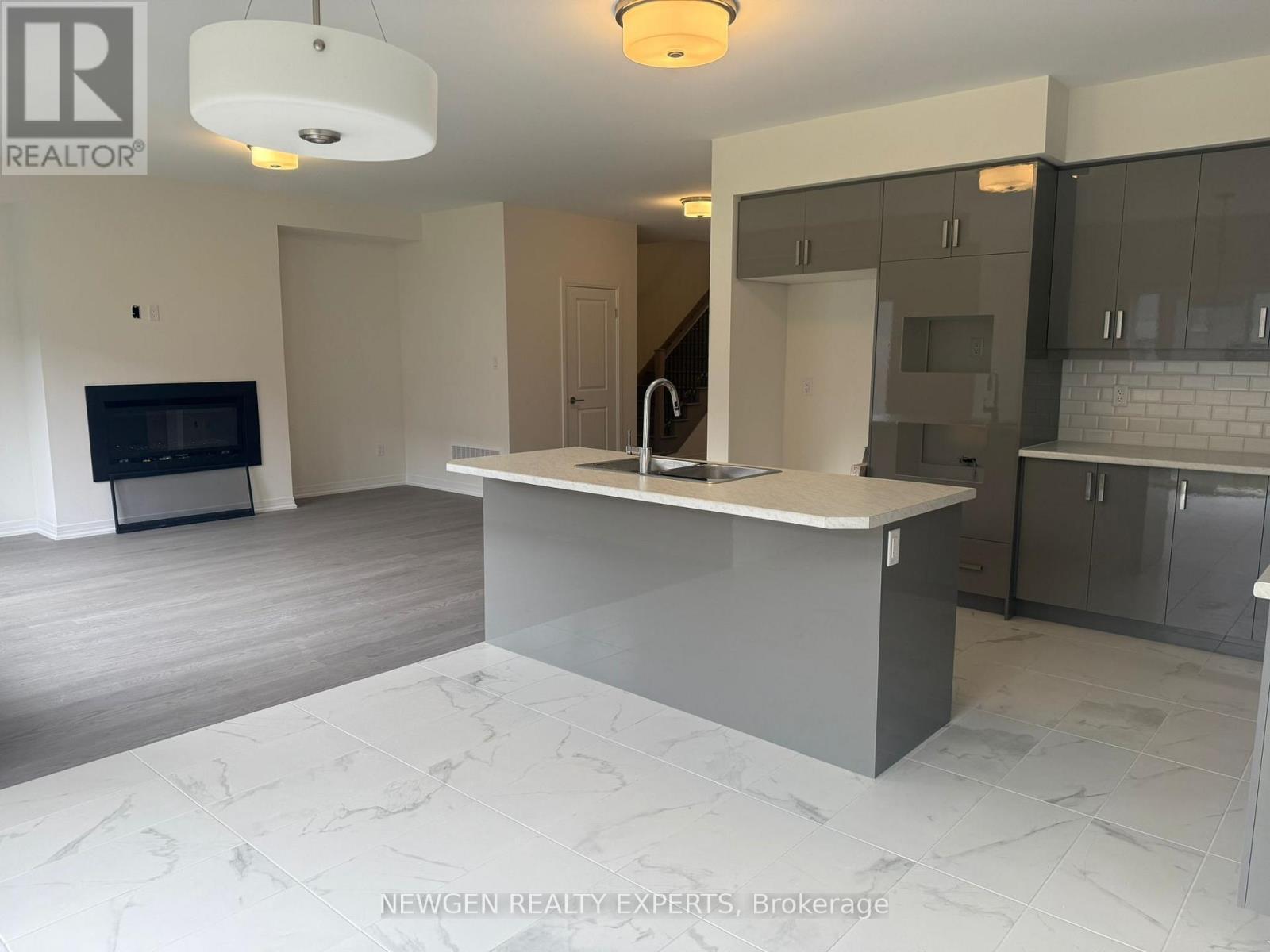 8 Mckernan Avenue, Brantford, Ontario  N3V 0C1 - Photo 11 - X12482129