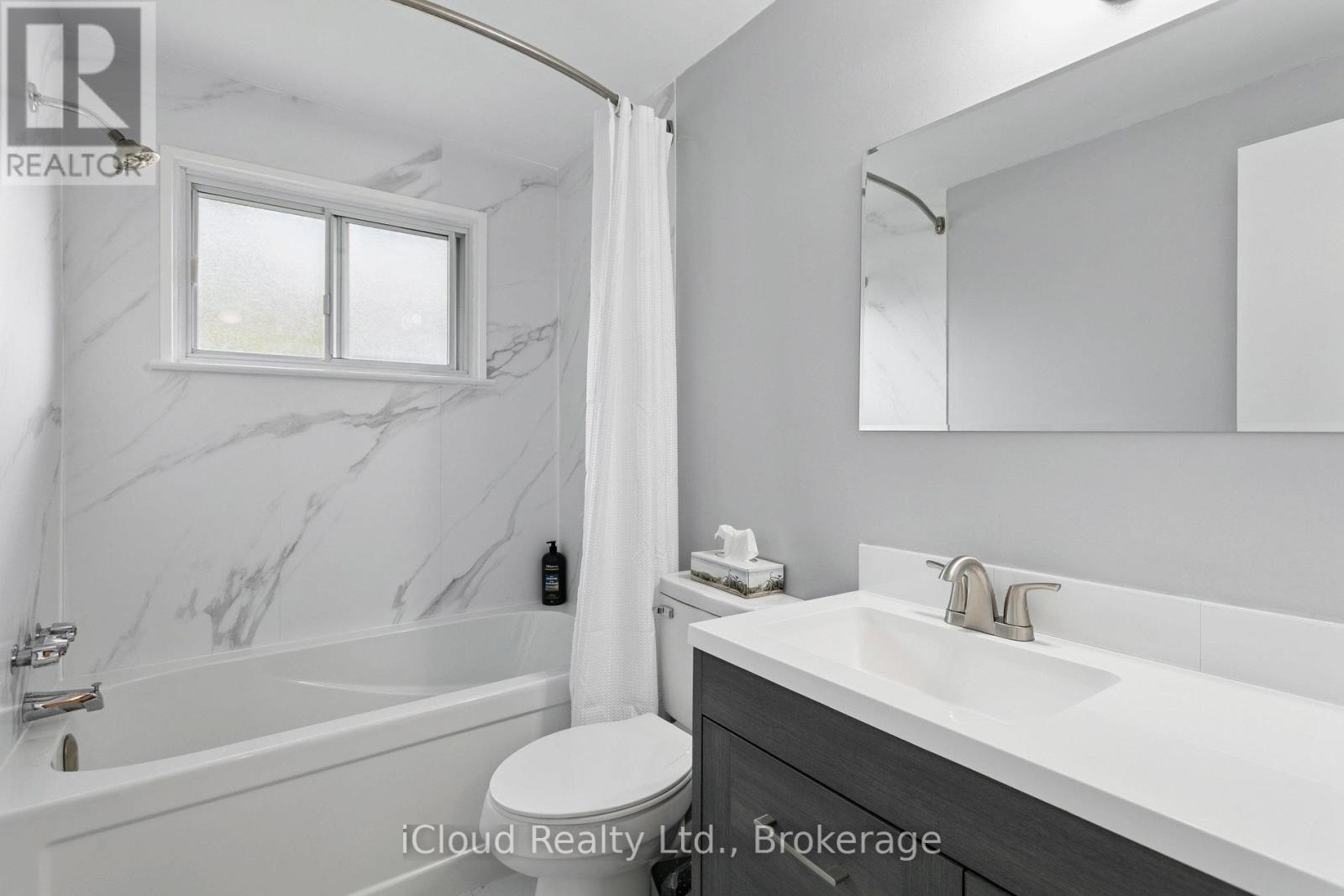 47 Golf View Drive, Brampton, Ontario  L6W 1A4 - Photo 34 - W12482716