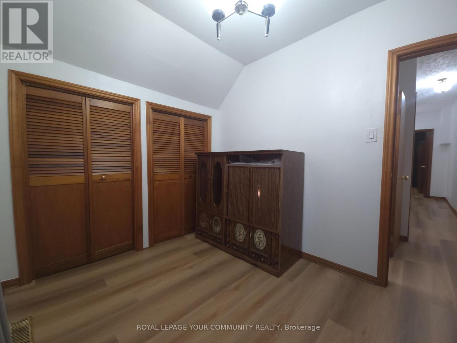 5 Rideau Avenue, Toronto, Ontario  M6K 1S1 - Photo 12 - W12482731