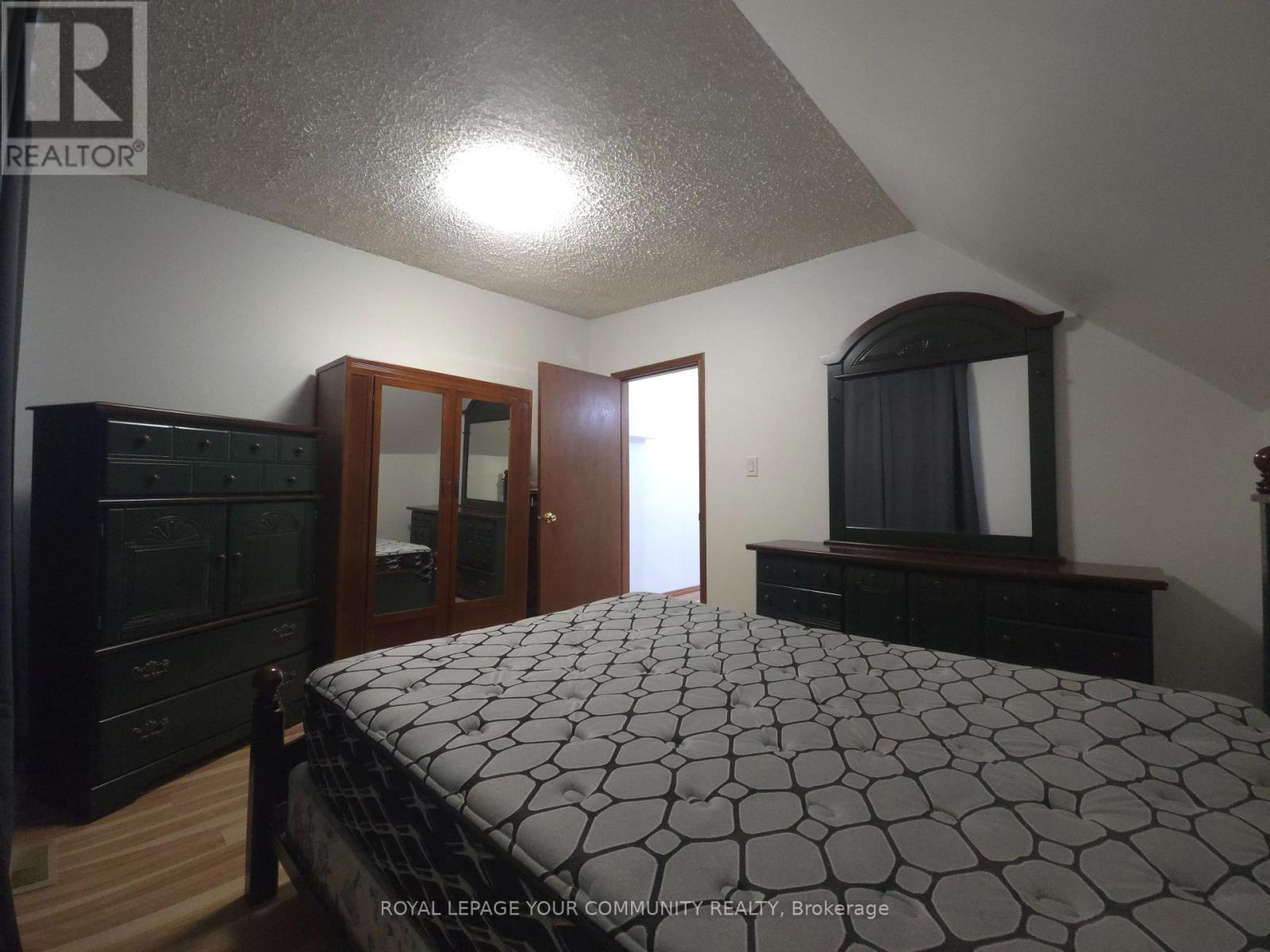 5 Rideau Avenue, Toronto, Ontario  M6K 1S1 - Photo 8 - W12482731