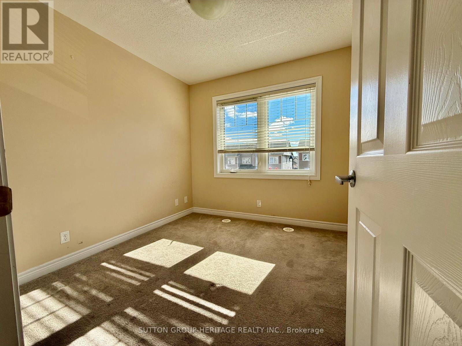 66 Tabaret Crescent, Oshawa, Ontario  L1L 0G5 - Photo 12 - E12441043