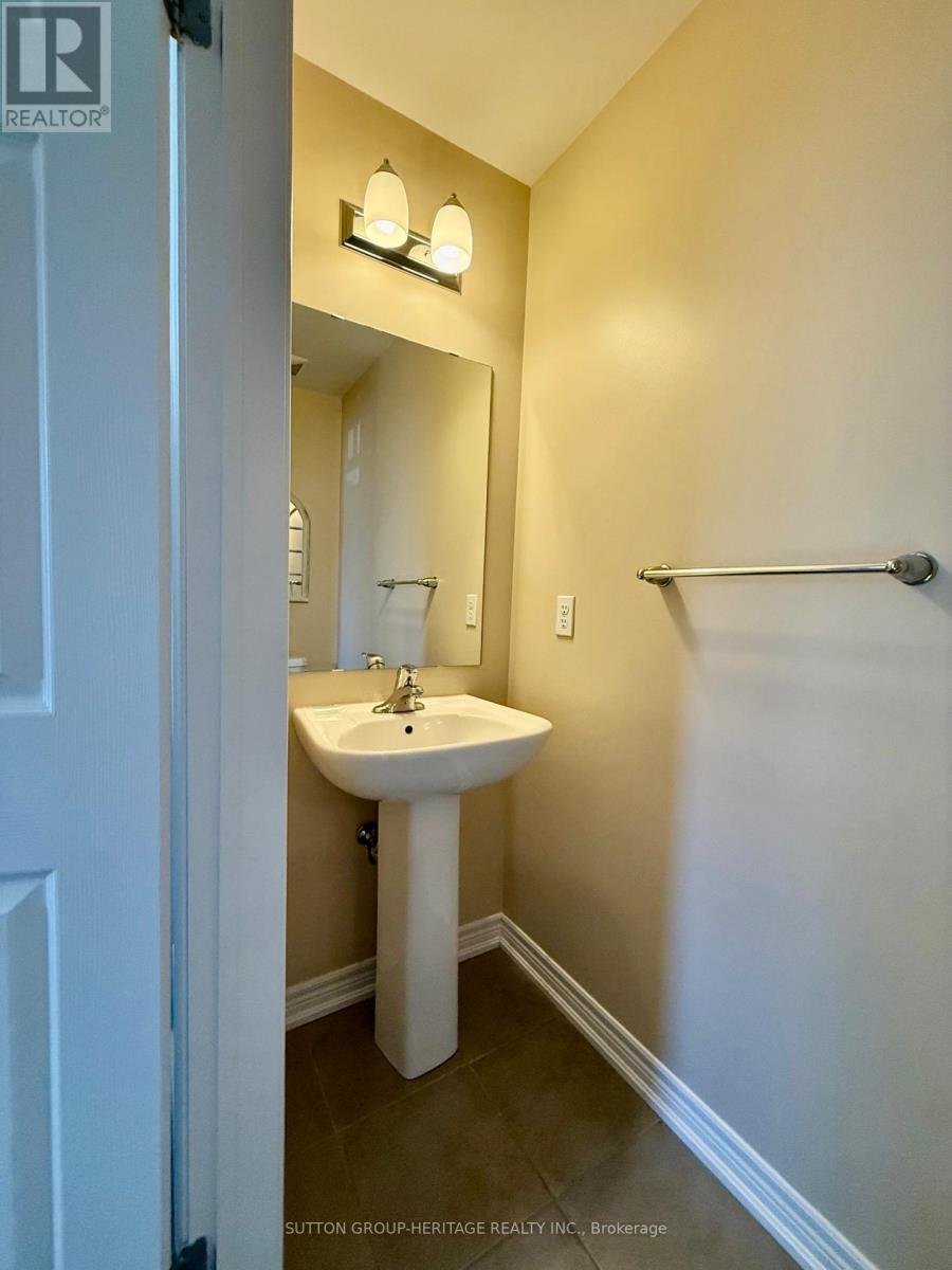 66 Tabaret Crescent, Oshawa, Ontario  L1L 0G5 - Photo 24 - E12441043