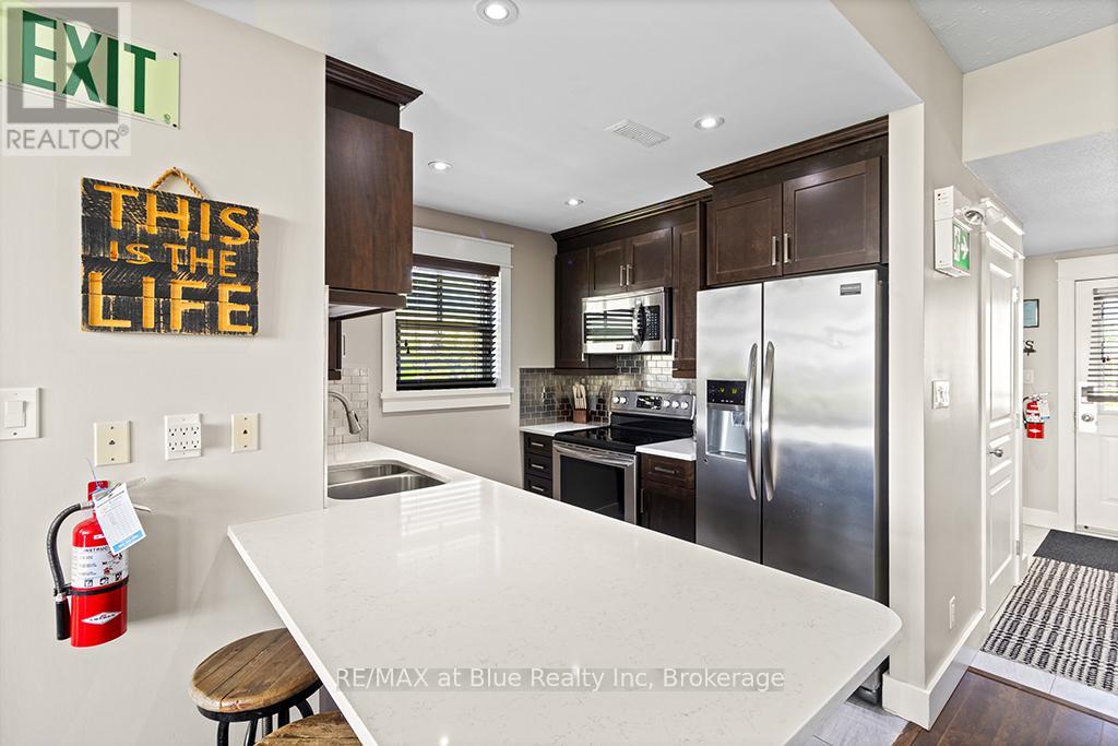 207 - 115 Fairway Court, Blue Mountains, Ontario  L9Y 0V1 - Photo 13 - X12482737