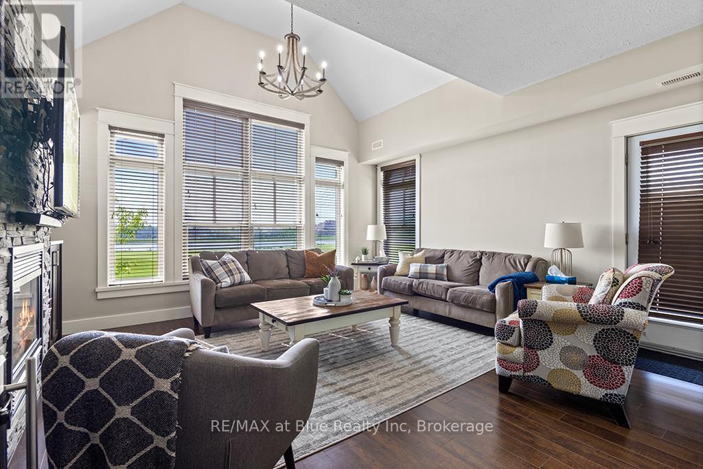 207 - 115 Fairway Court, Blue Mountains, Ontario  L9Y 0V1 - Photo 8 - X12482737