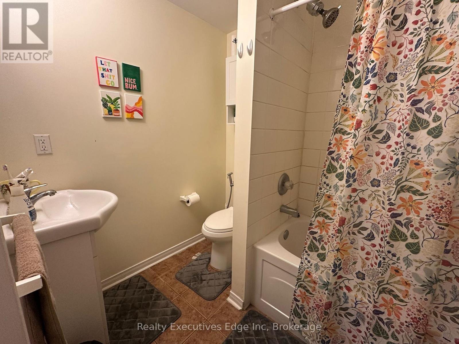Lower - 242 Farley Drive, Guelph, Ontario  N1L 1N2 - Photo 9 - X12482741
