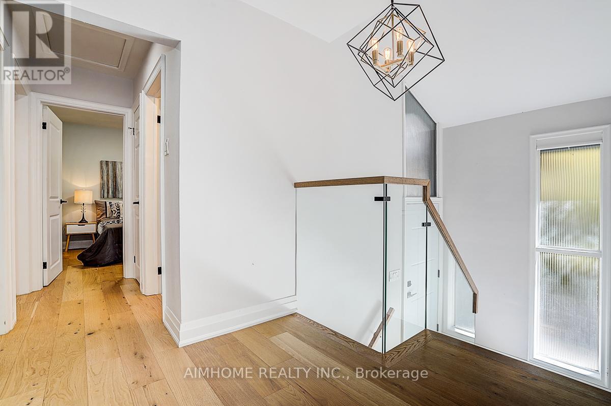 14 Sandalwood Place, Toronto, Ontario  M3B 1L6 - Photo 5 - C12482744