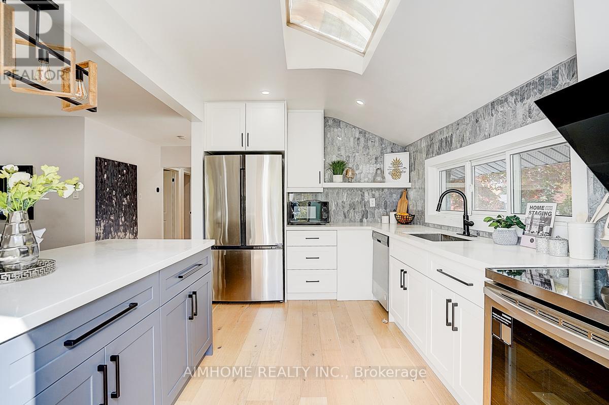 14 Sandalwood Place, Toronto, Ontario  M3B 1L6 - Photo 8 - C12482744