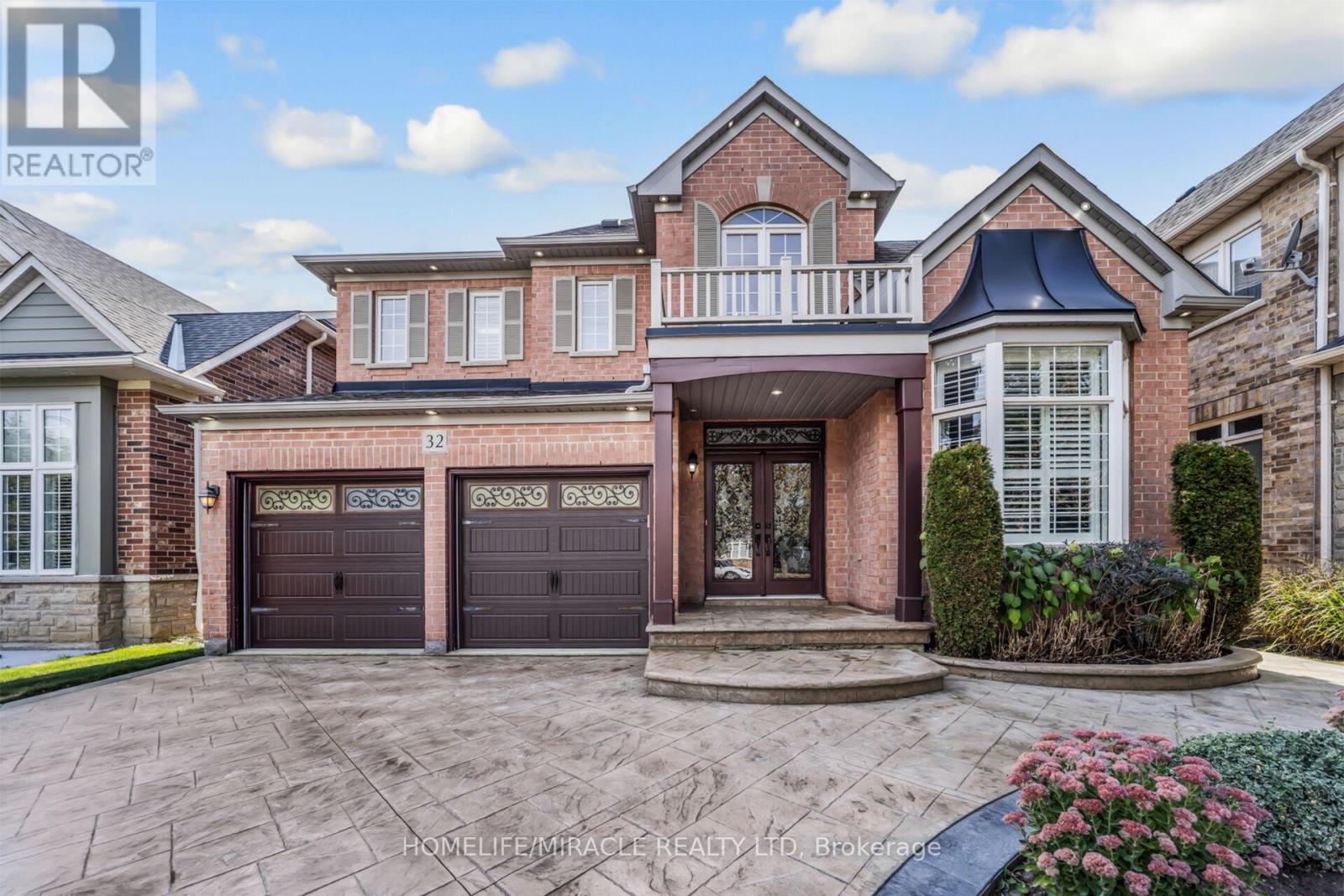 32 Xavier Court, Brampton (Bram West), Ontario  L6Y 5S1 - Photo 4 - W12482695