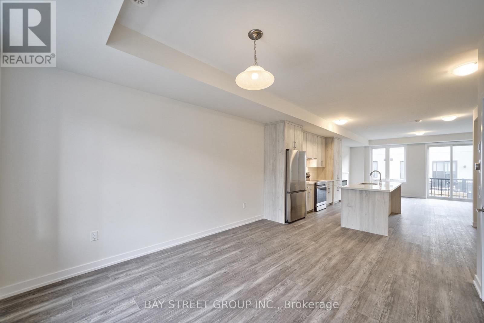 1360 Kobzar Drive, Oakville, Ontario  L6M 5P2 - Photo 12 - W12482743