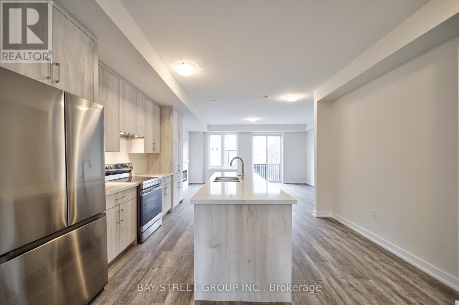 1360 Kobzar Drive, Oakville, Ontario  L6M 5P2 - Photo 15 - W12482743