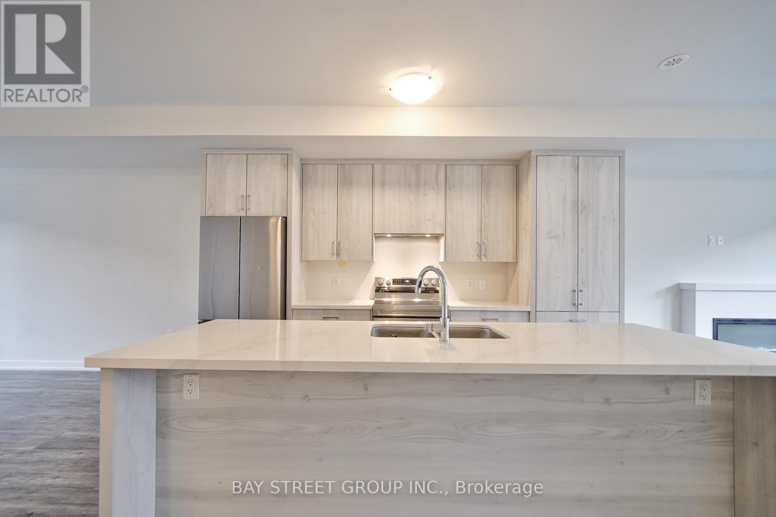 1360 Kobzar Drive, Oakville, Ontario  L6M 5P2 - Photo 17 - W12482743