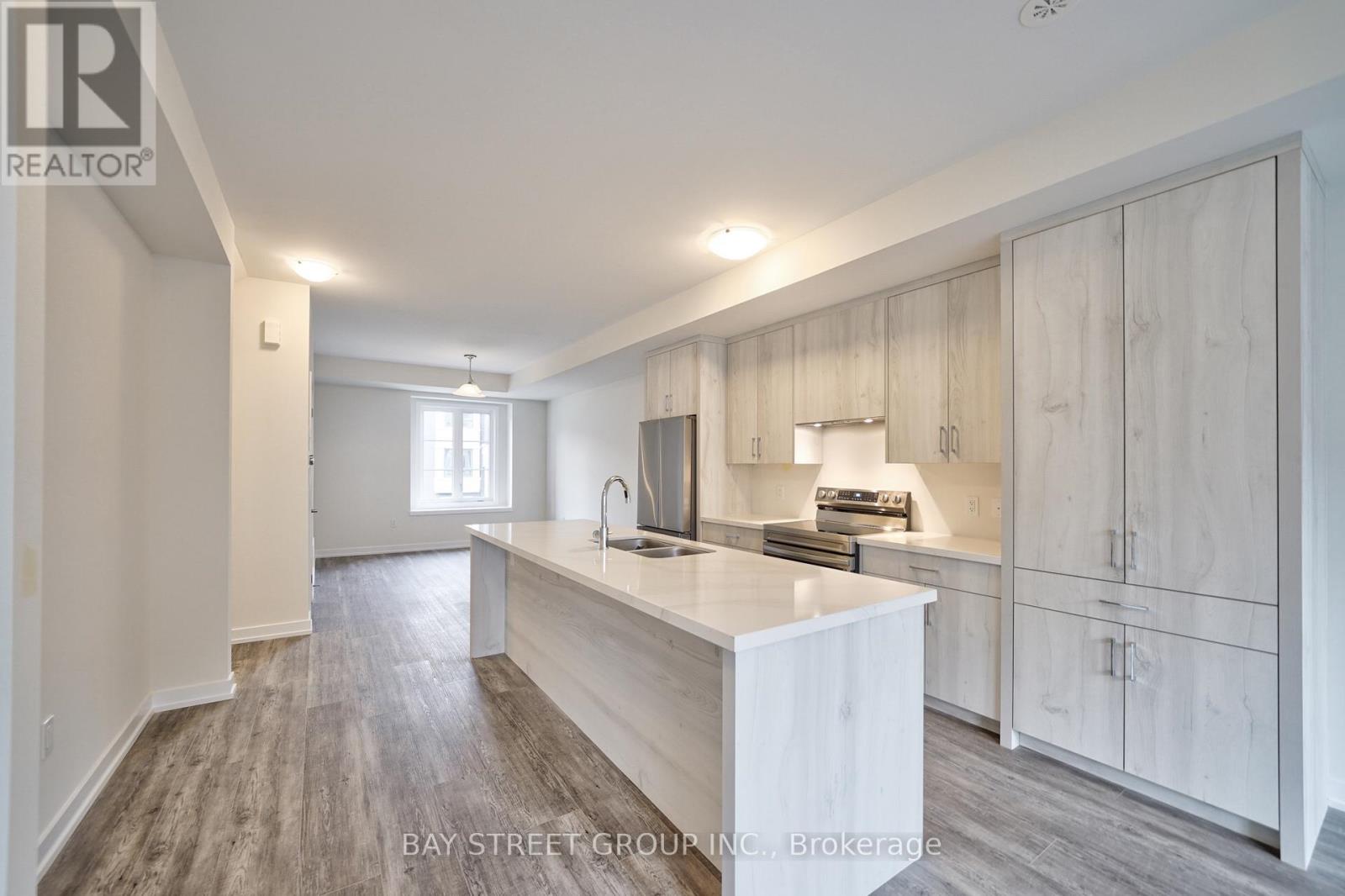 1360 Kobzar Drive, Oakville, Ontario  L6M 5P2 - Photo 18 - W12482743