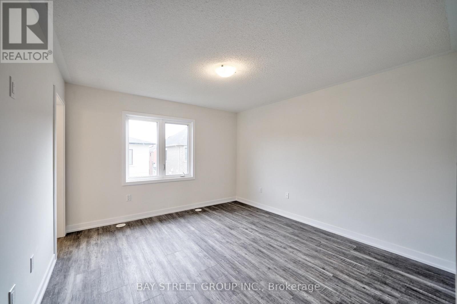 1360 Kobzar Drive, Oakville, Ontario  L6M 5P2 - Photo 23 - W12482743