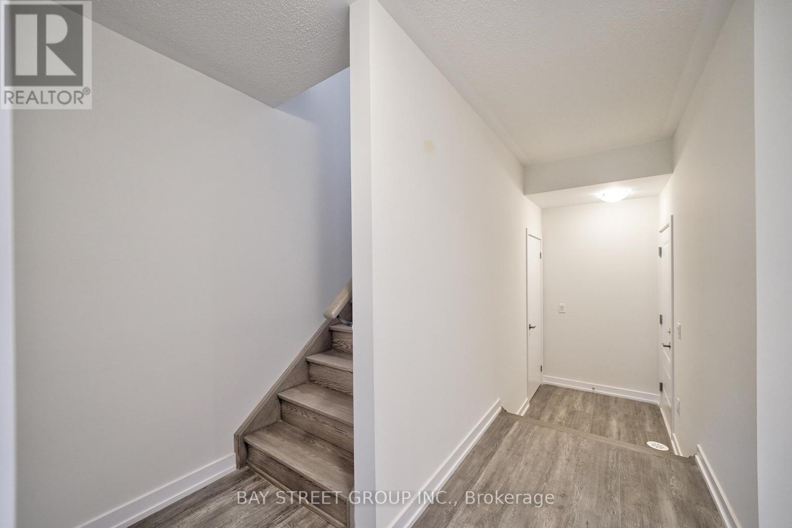 1360 Kobzar Drive, Oakville, Ontario  L6M 5P2 - Photo 40 - W12482743