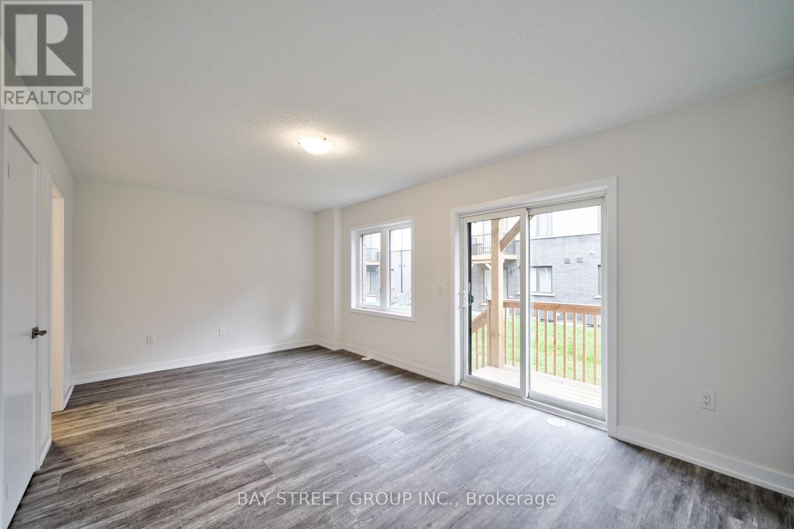 1360 Kobzar Drive, Oakville, Ontario  L6M 5P2 - Photo 42 - W12482743