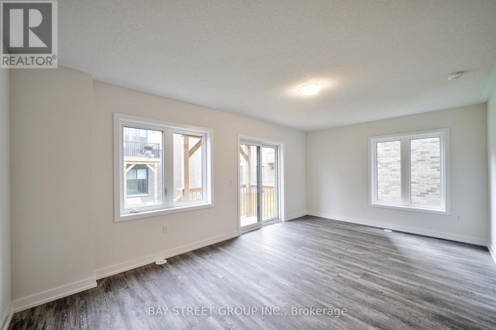 1360 Kobzar Drive, Oakville, Ontario  L6M 5P2 - Photo 44 - W12482743
