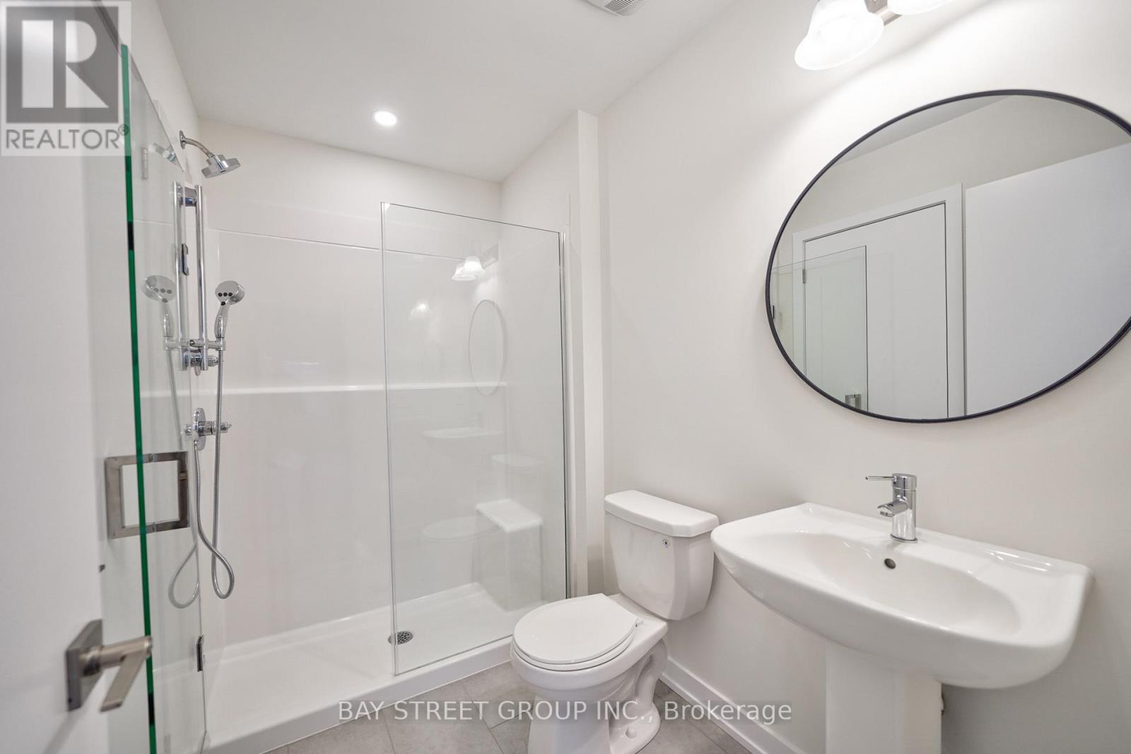 1360 Kobzar Drive, Oakville, Ontario  L6M 5P2 - Photo 45 - W12482743