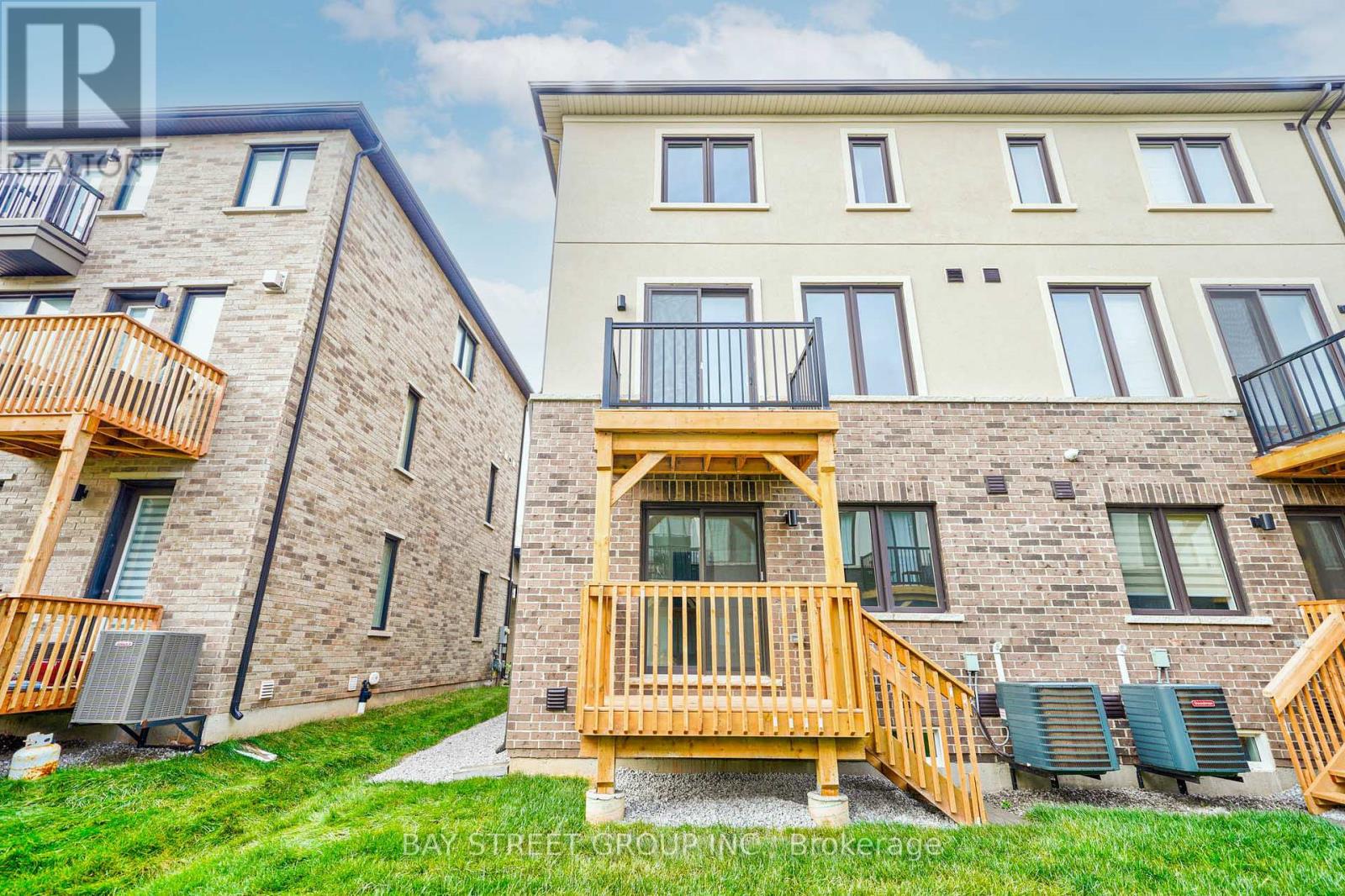 1360 Kobzar Drive, Oakville, Ontario  L6M 5P2 - Photo 49 - W12482743