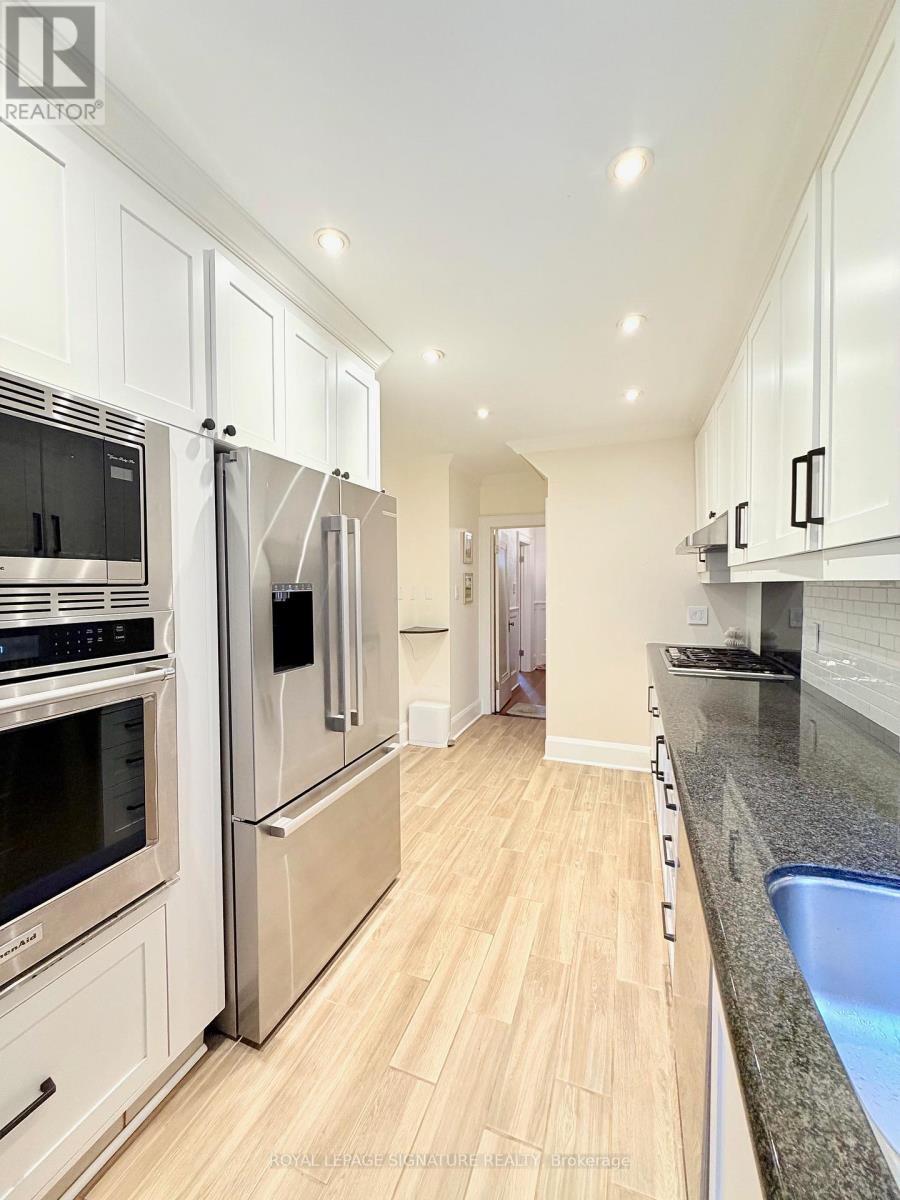 38 Jackson Avenue, Toronto, Ontario  M8X 2J4 - Photo 15 - W12482745