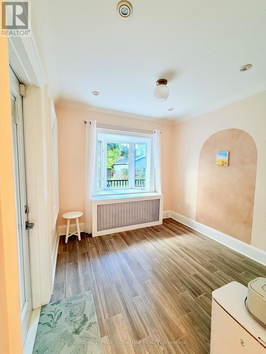 38 Jackson Avenue, Toronto, Ontario  M8X 2J4 - Photo 16 - W12482745