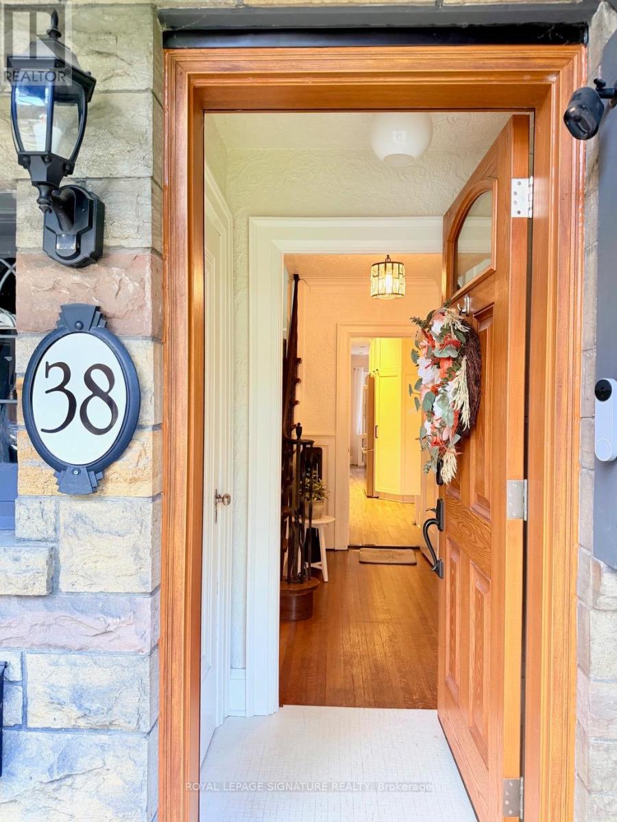 38 Jackson Avenue, Toronto, Ontario  M8X 2J4 - Photo 2 - W12482745