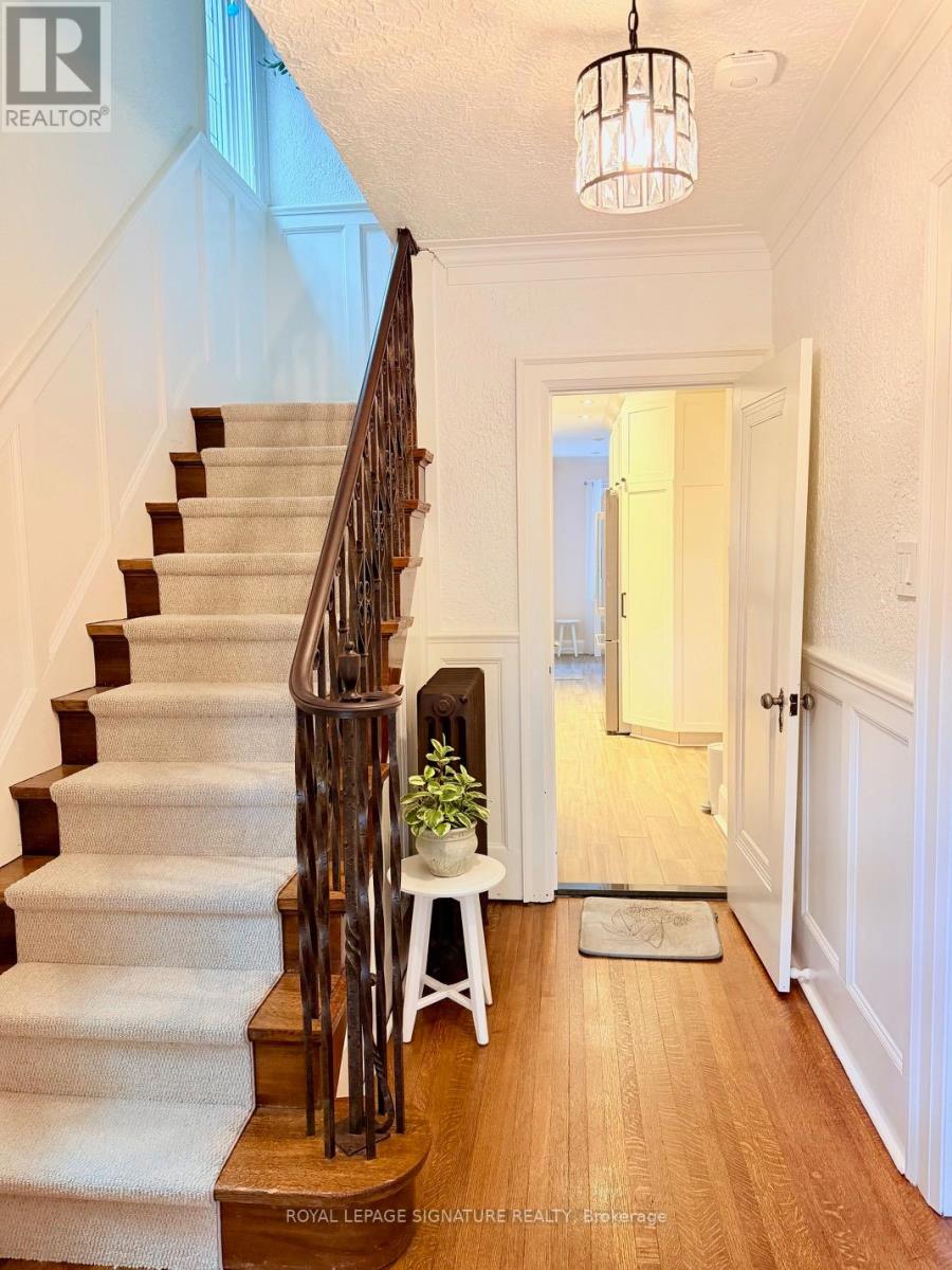 38 Jackson Avenue, Toronto, Ontario  M8X 2J4 - Photo 3 - W12482745