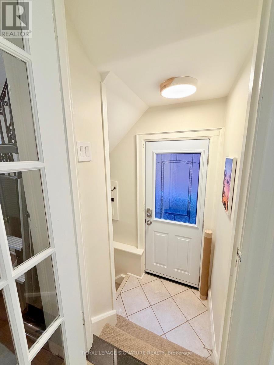 38 Jackson Avenue, Toronto, Ontario  M8X 2J4 - Photo 32 - W12482745