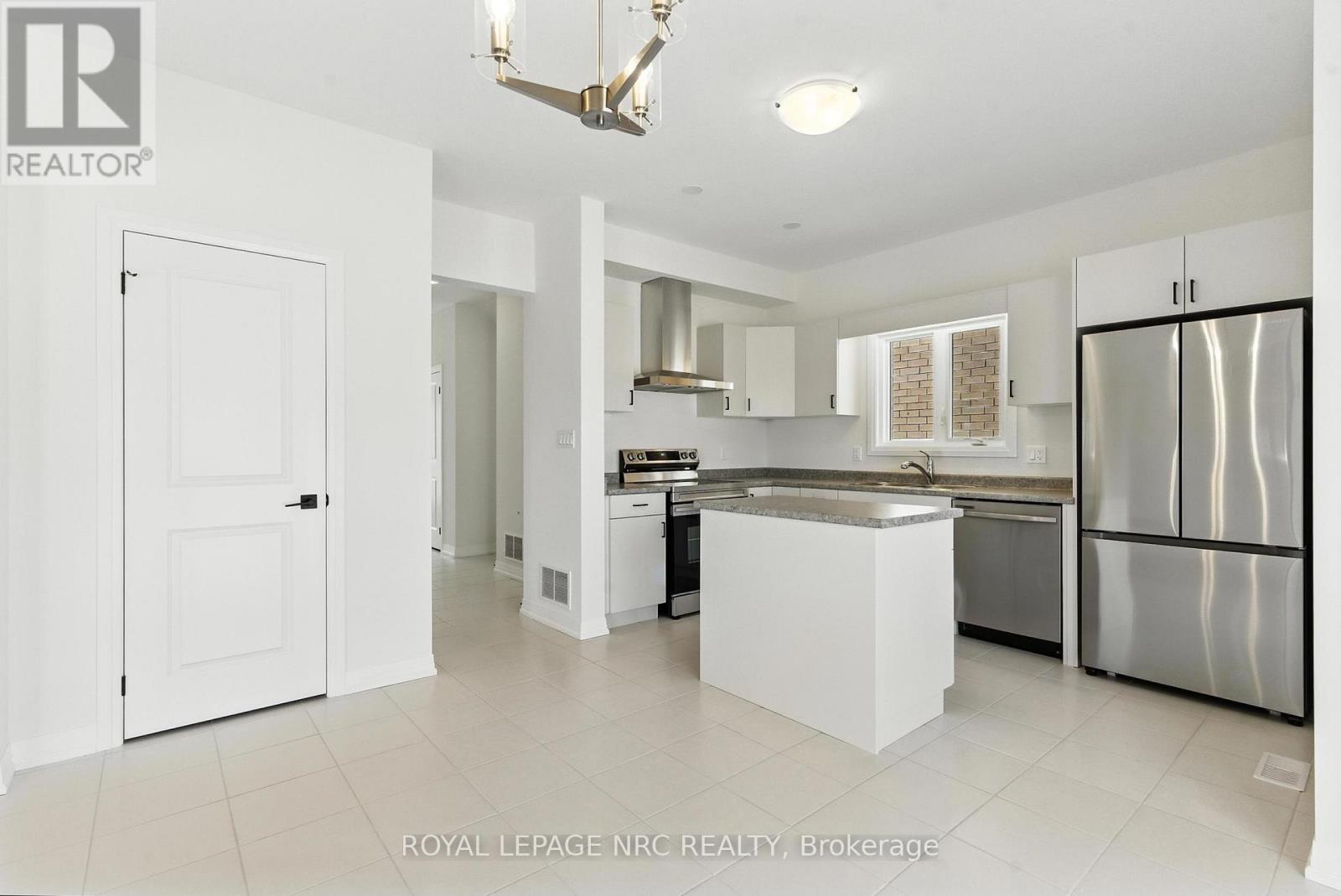 1022 Kraft Road N, Fort Erie, Ontario  L2A 4M4 - Photo 11 - X12482766
