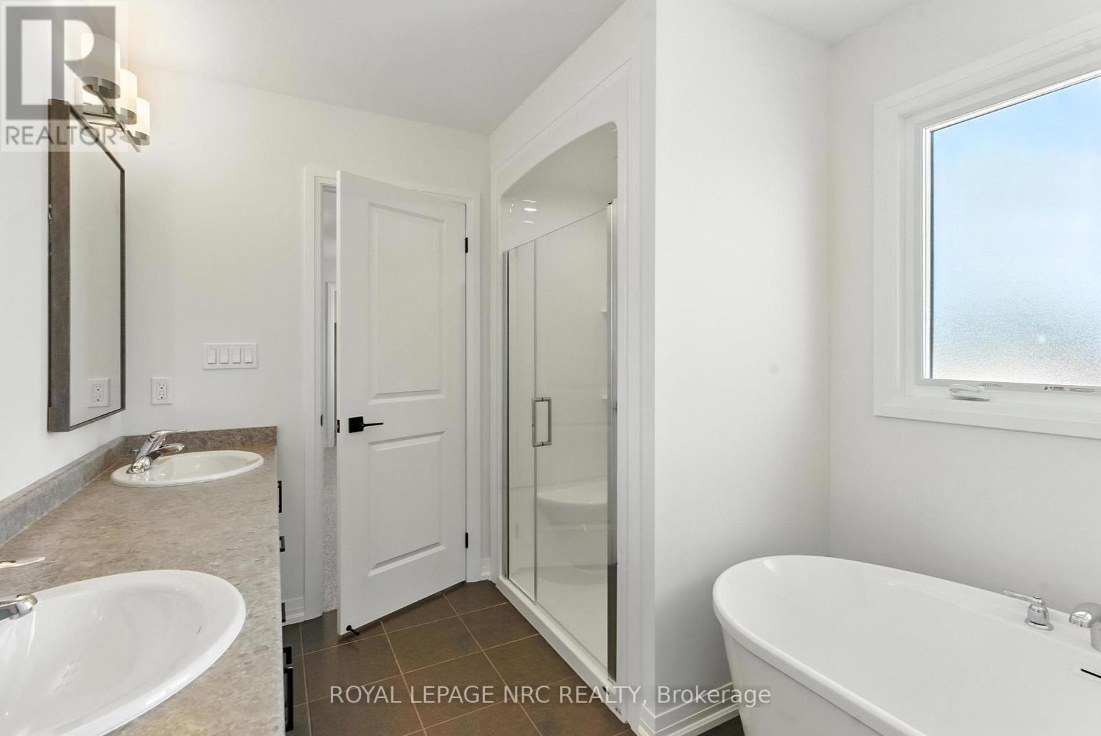 1022 Kraft Road N, Fort Erie, Ontario  L2A 4M4 - Photo 30 - X12482766