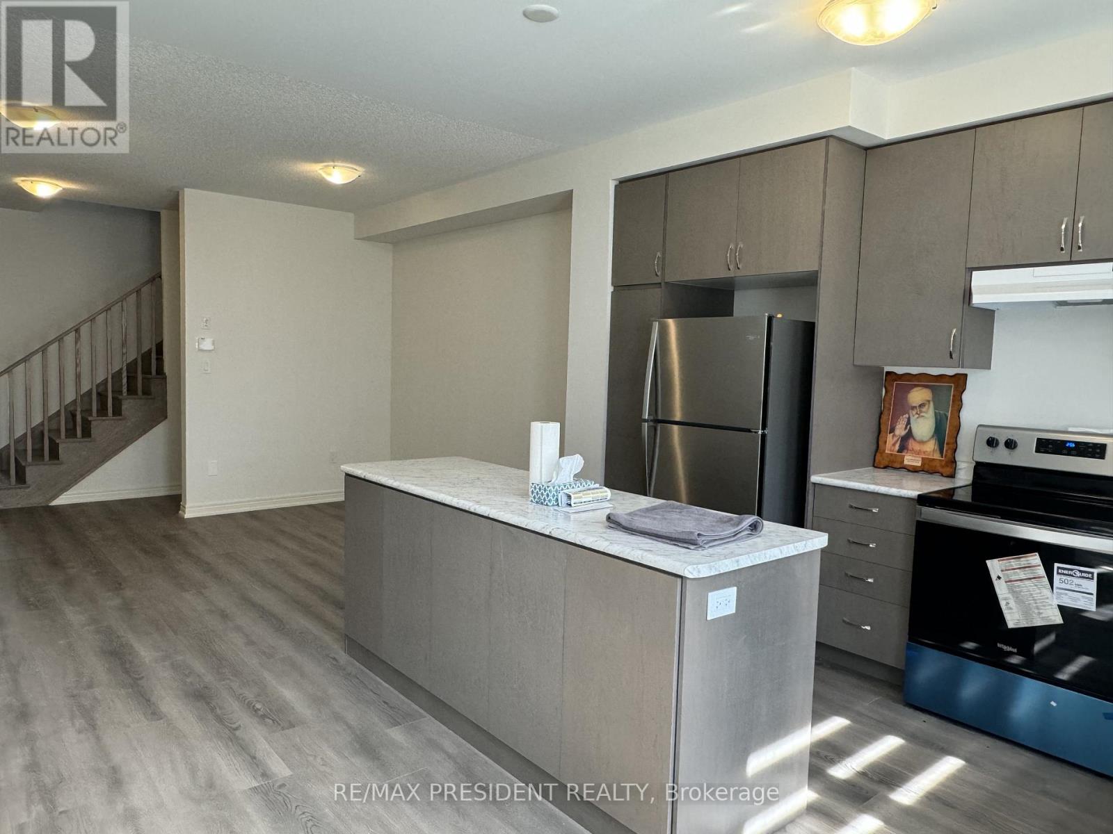 45 Gledhill Crescent, Cambridge, Ontario  N1T 0G4 - Photo 6 - X12482746