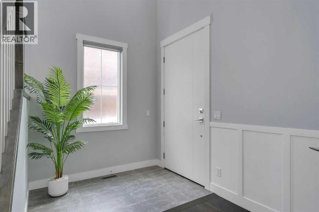 7 Waterford Heights, Chestermere, Alberta  T1X 2M7 - Photo 2 - A2265169