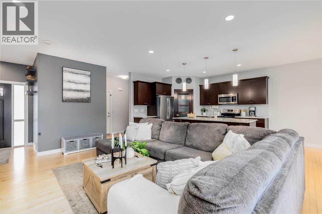 1908 Baywater Alley Sw, Airdrie, Alberta  T4B 0T3 - Photo 6 - A2266697