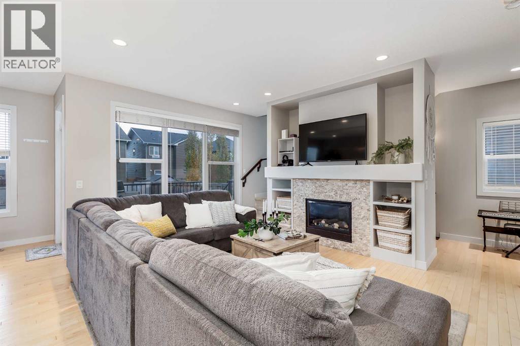 1908 Baywater Alley Sw, Airdrie, Alberta  T4B 0T3 - Photo 4 - A2266697