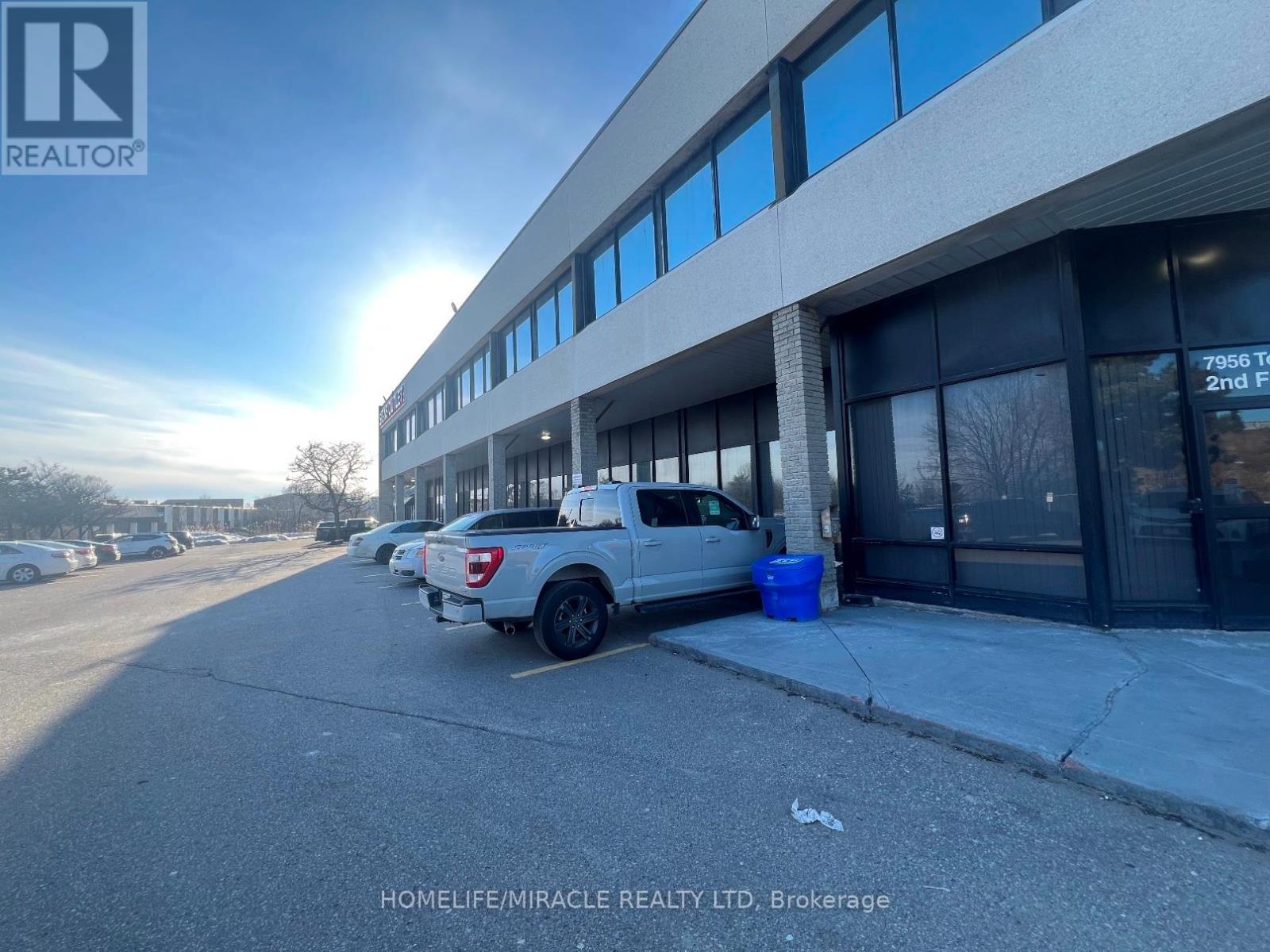 24,25,26 - 7956 Torbram Road, Brampton, Ontario  L6T 5A2 - Photo 3 - W12482759