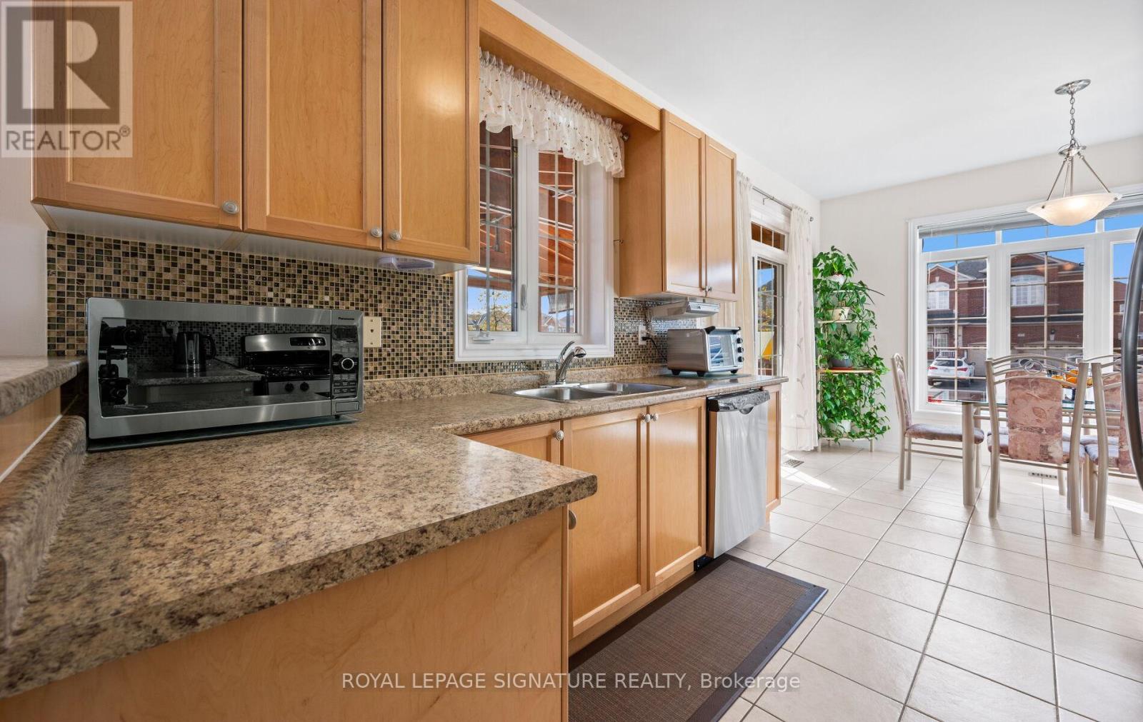 489 Van Kirk Drive, Brampton, Ontario  L7A 0M5 - Photo 18 - W12482760
