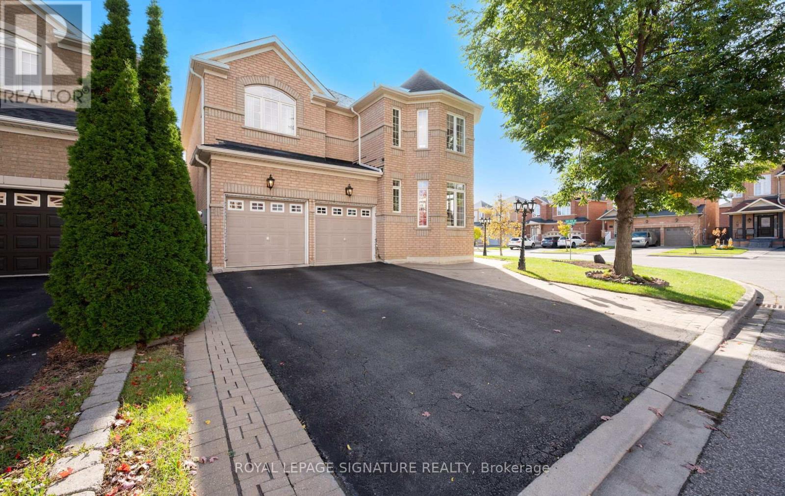 489 Van Kirk Drive, Brampton, Ontario  L7A 0M5 - Photo 2 - W12482760