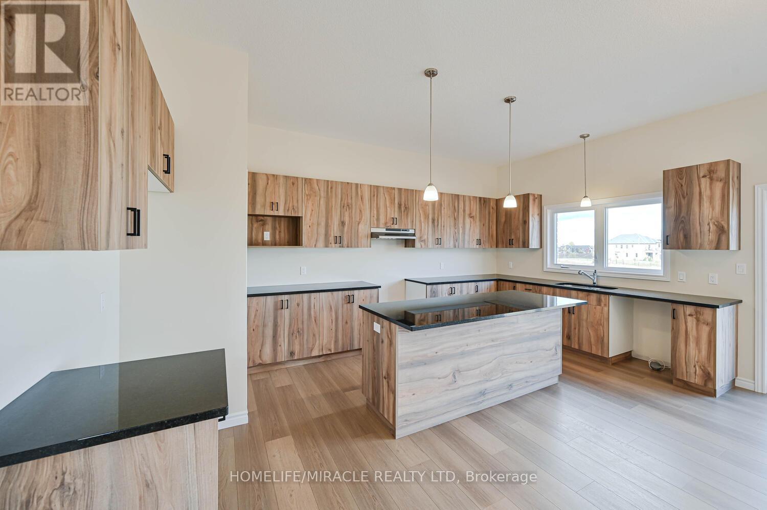 16 Munn Crescent, Brant, Ontario  N3L 0N3 - Photo 10 - X12482762