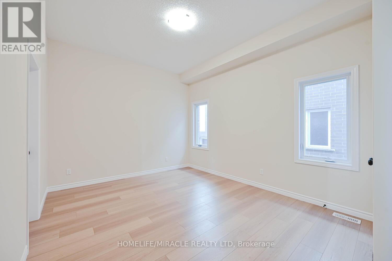 16 Munn Crescent, Brant, Ontario  N3L 0N3 - Photo 19 - X12482762