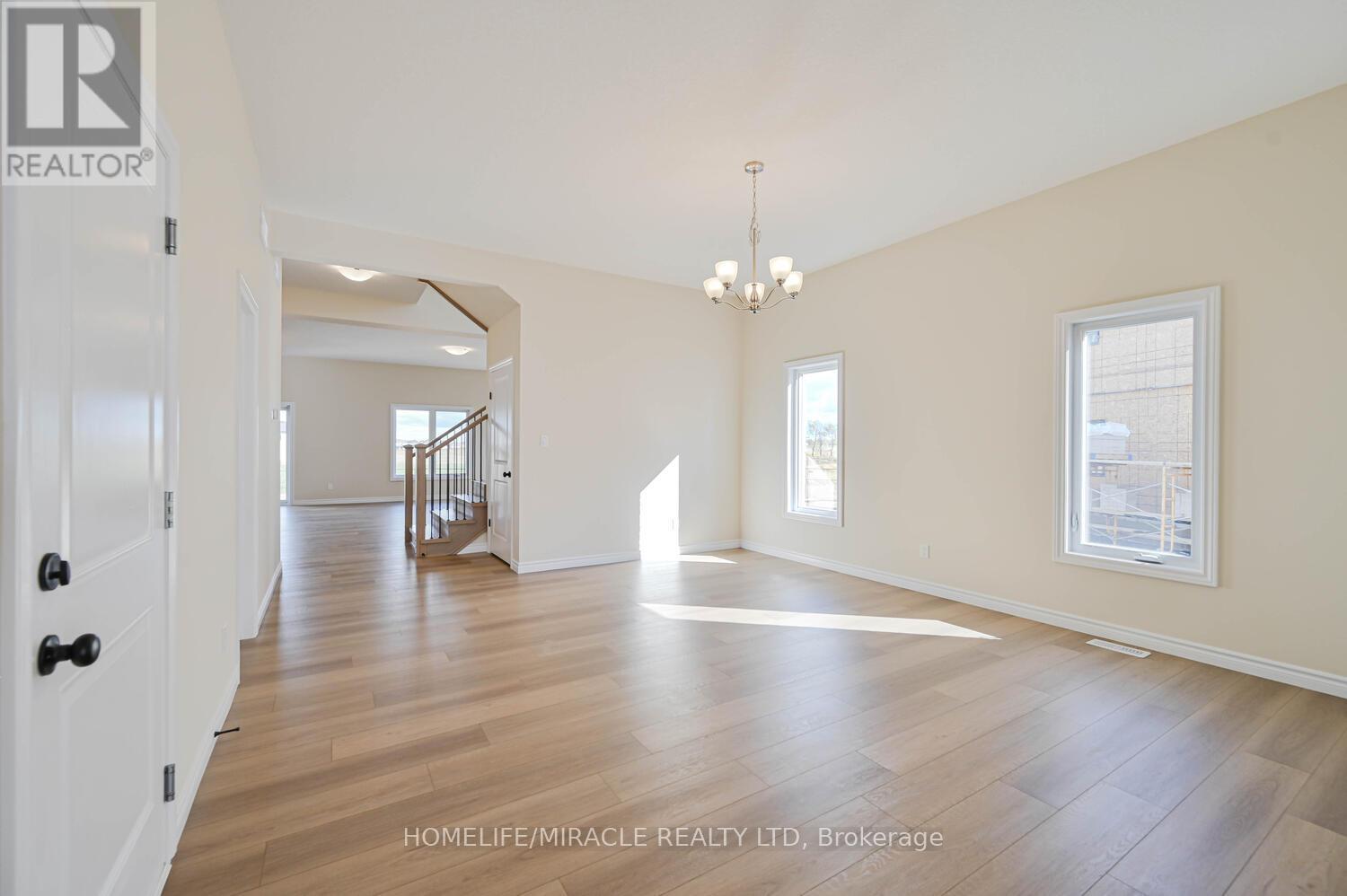 16 Munn Crescent, Brant, Ontario  N3L 0N3 - Photo 4 - X12482762