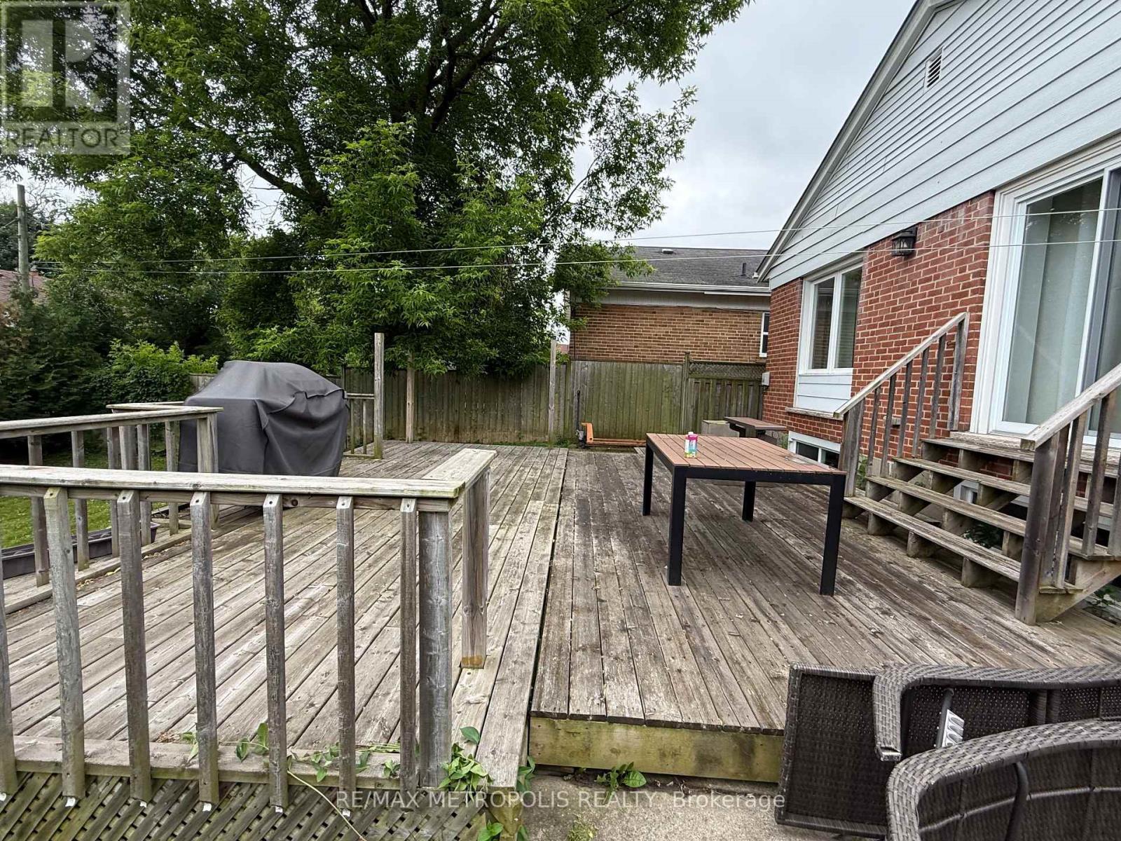 47 Haileybury Drive, Toronto, Ontario  M1K 4X7 - Photo 10 - E12482358