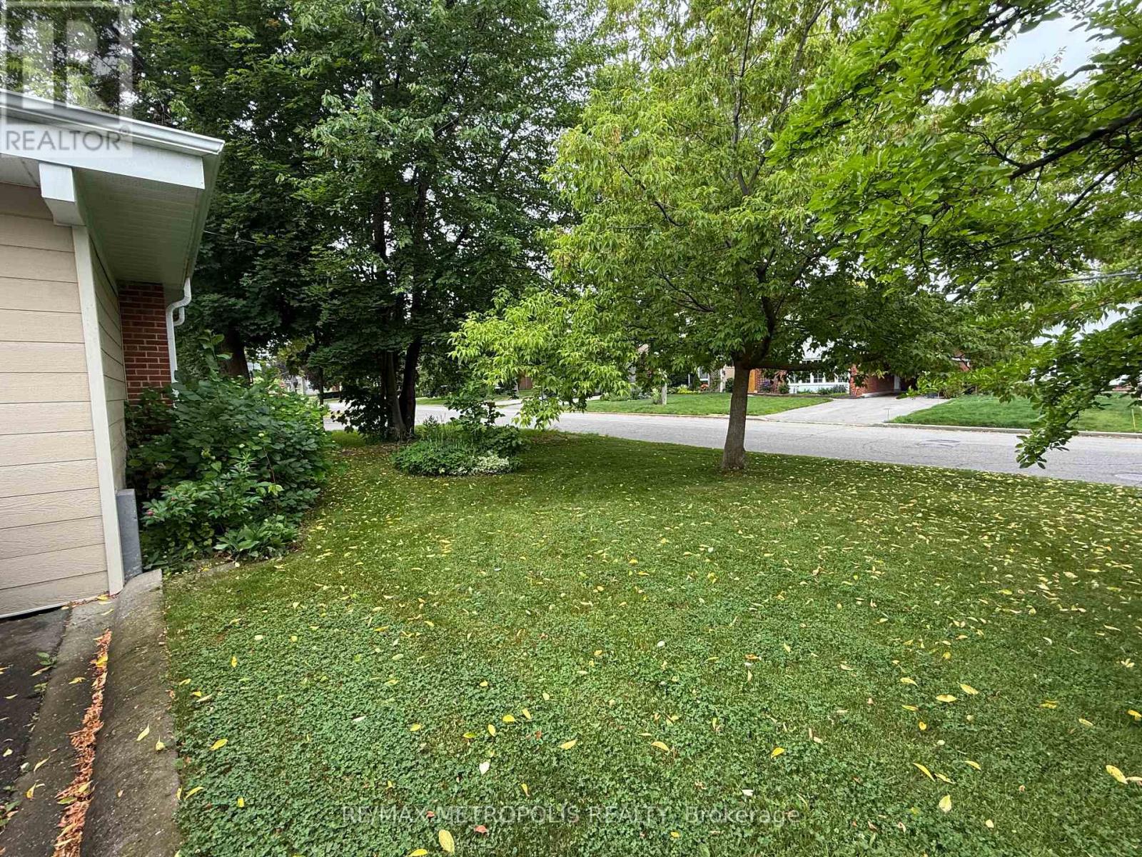 47 Haileybury Drive, Toronto, Ontario  M1K 4X7 - Photo 6 - E12482358