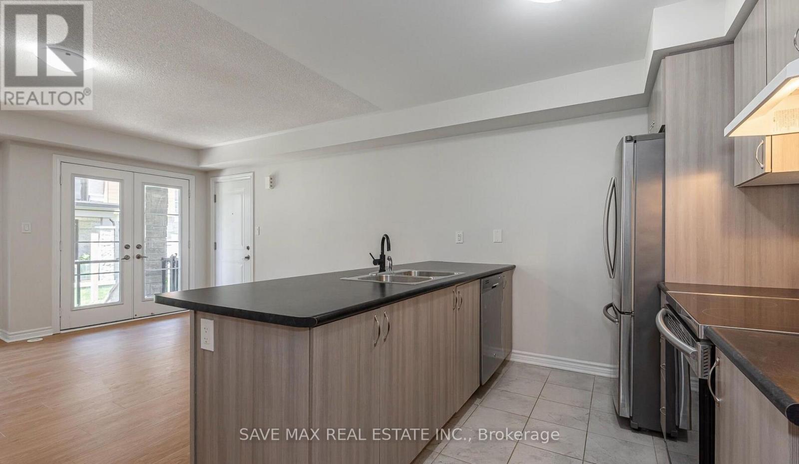 18 - 200 Veterns Drive, Brampton, Ontario  L7A 4S6 - Photo 11 - W12482767