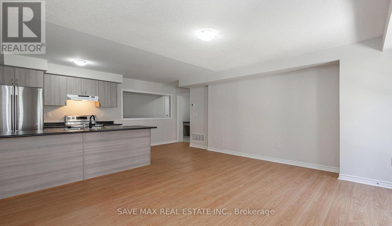 18 - 200 Veterns Drive, Brampton, Ontario  L7A 4S6 - Photo 8 - W12482767
