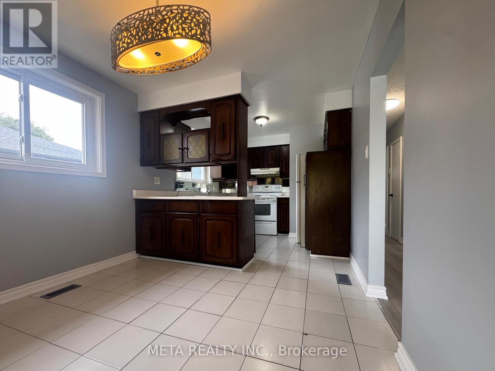 29 Monterrey Drive, Toronto, Ontario  M9V 1S7 - Photo 6 - W12482769