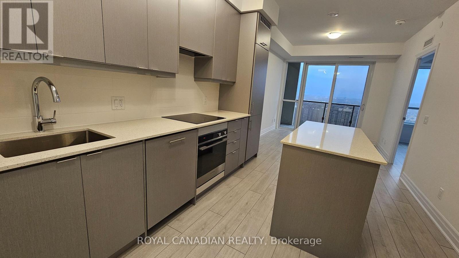 2403 - 30 Elm Drive West Drive, Mississauga, Ontario  L5B 0N6 - Photo 6 - W12482772
