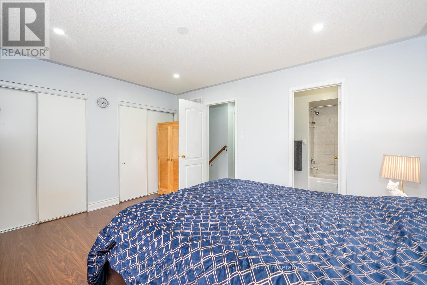 939 Tambourine Terrace, Mississauga, Ontario  L5W 1S5 - Photo 12 - W12482778