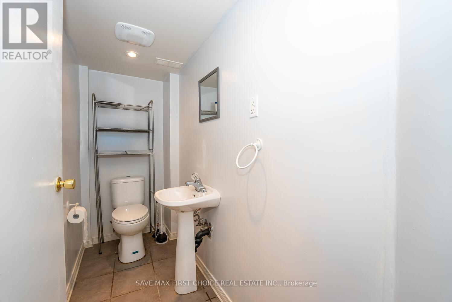 939 Tambourine Terrace, Mississauga, Ontario  L5W 1S5 - Photo 20 - W12482778